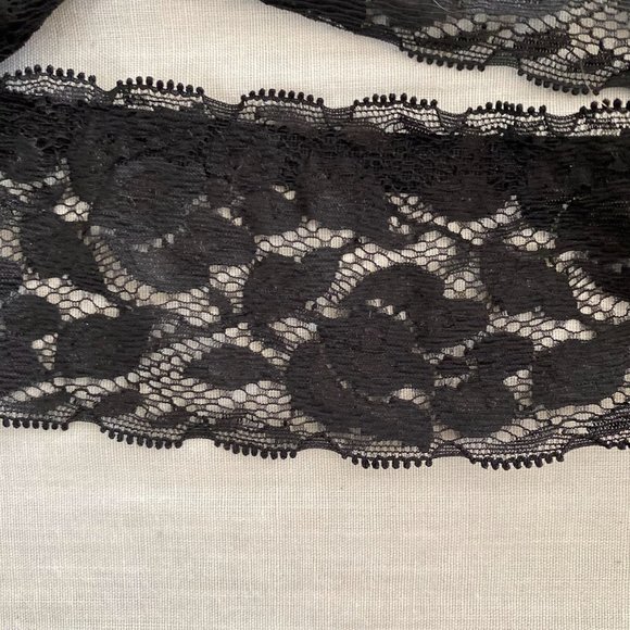 FREE ADD-ON: Material Girl Lace Bralette in Black Lace, sz: 34 - Picture 4 of 5